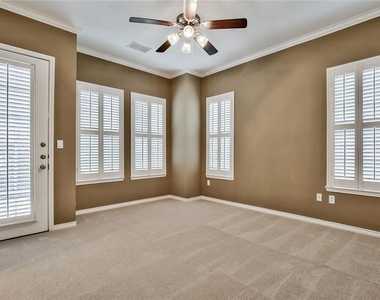 2107 Lucerne Cove - Photo Thumbnail 9