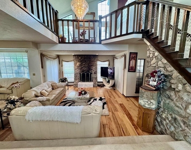 2825 Tealwood Drive - Photo Thumbnail 7