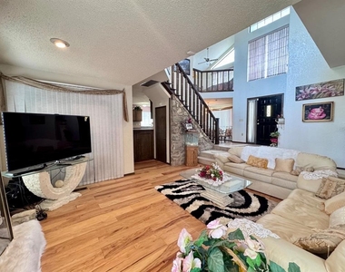 2825 Tealwood Drive - Photo Thumbnail 2