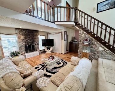 2825 Tealwood Drive - Photo Thumbnail 6