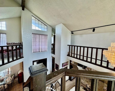 2825 Tealwood Drive - Photo Thumbnail 14
