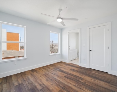 341 Bryan - Photo Thumbnail 23