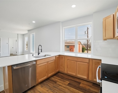 341 Bryan - Photo Thumbnail 15