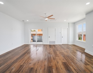 341 Bryan - Photo Thumbnail 9