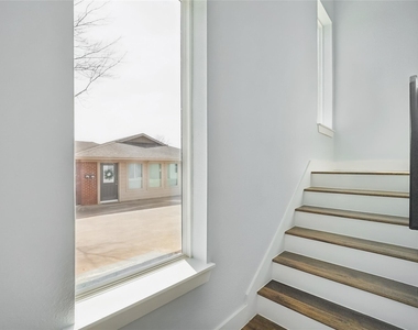 341 Bryan - Photo Thumbnail 3