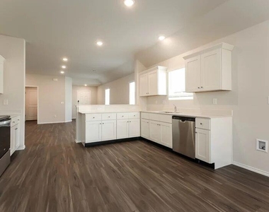 2009 Dogwood Drive - Photo Thumbnail 5