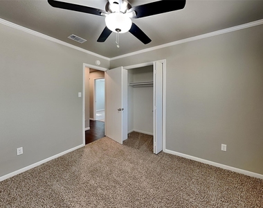 1733 Brighton Drive - Photo Thumbnail 16