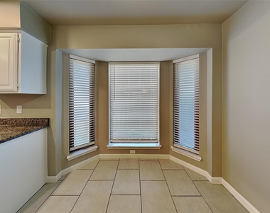 1733 Brighton Drive - Photo Thumbnail 6