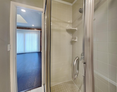 1733 Brighton Drive - Photo Thumbnail 23