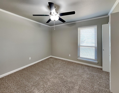 1733 Brighton Drive - Photo Thumbnail 17