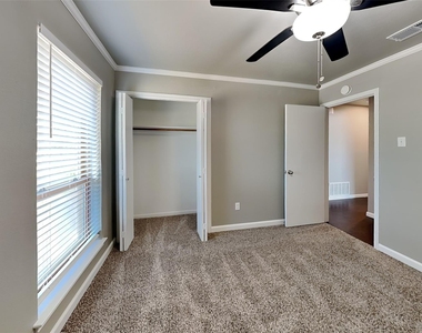 1733 Brighton Drive - Photo Thumbnail 19