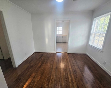 3824 Nw 25th Street - Photo Thumbnail 3