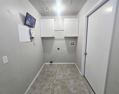 2851 Cobalt Court Nw - Photo Thumbnail 7