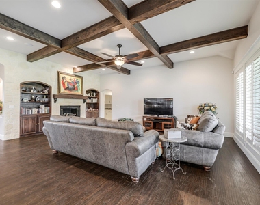 4428 Lake Breeze Drive - Photo Thumbnail 15