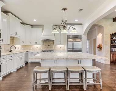4428 Lake Breeze Drive - Photo Thumbnail 10