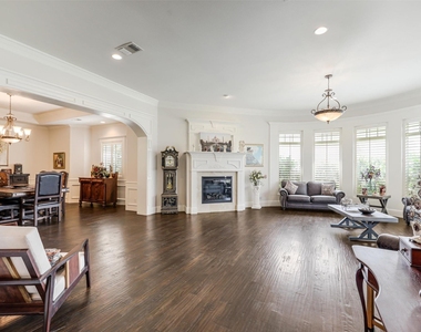 4428 Lake Breeze Drive - Photo Thumbnail 4