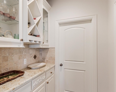 4428 Lake Breeze Drive - Photo Thumbnail 8