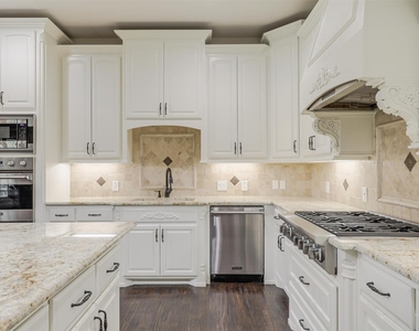 4428 Lake Breeze Drive - Photo Thumbnail 12