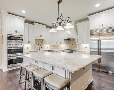4428 Lake Breeze Drive - Photo Thumbnail 11