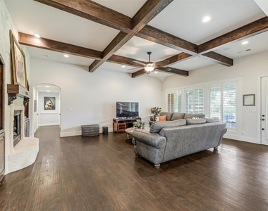 4428 Lake Breeze Drive - Photo Thumbnail 14