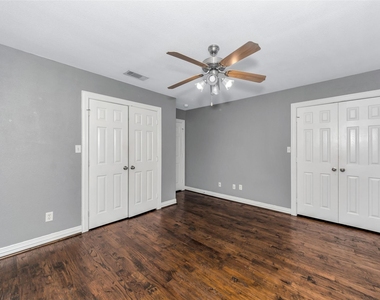 4721 Bradford Drive - Photo Thumbnail 17