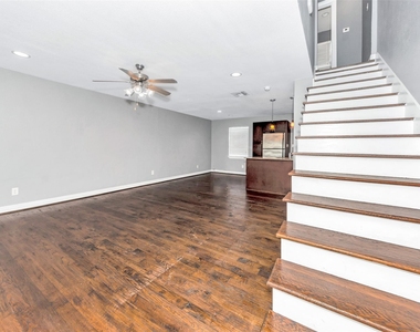 4721 Bradford Drive - Photo Thumbnail 4