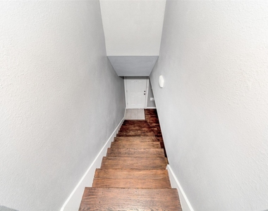 4721 Bradford Drive - Photo Thumbnail 12