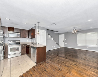 4721 Bradford Drive - Photo Thumbnail 9