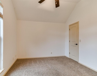 805 Nw 193rd Street - Photo Thumbnail 21