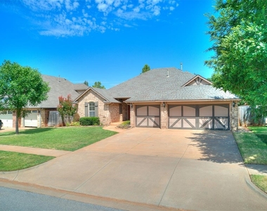 805 Nw 193rd Street - Photo Thumbnail 1
