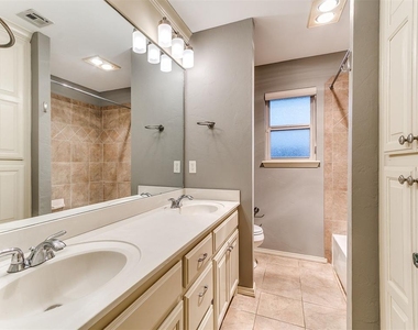 805 Nw 193rd Street - Photo Thumbnail 23