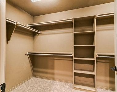 805 Nw 193rd Street - Photo Thumbnail 36