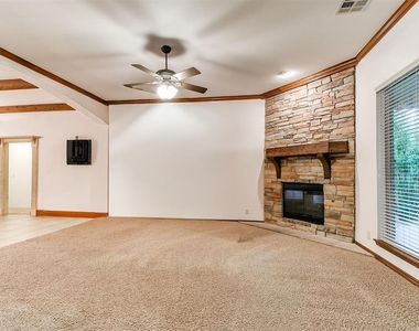 805 Nw 193rd Street - Photo Thumbnail 9