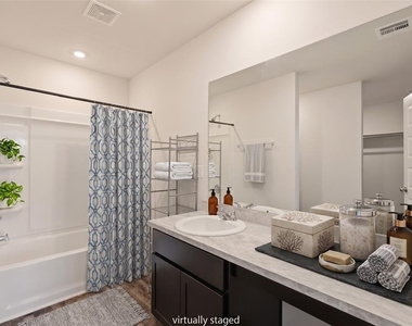 11832 Nw 94th Street - Photo Thumbnail 4