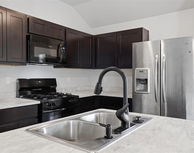 11832 Nw 94th Street - Photo Thumbnail 19