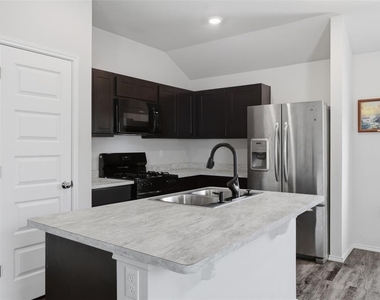 11832 Nw 94th Street - Photo Thumbnail 16