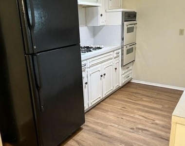 1226 Crescent Street - Photo Thumbnail 5