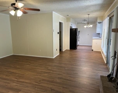 1226 Crescent Street - Photo Thumbnail 4