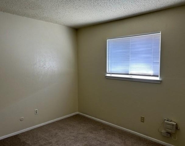 1226 Crescent Street - Photo Thumbnail 12