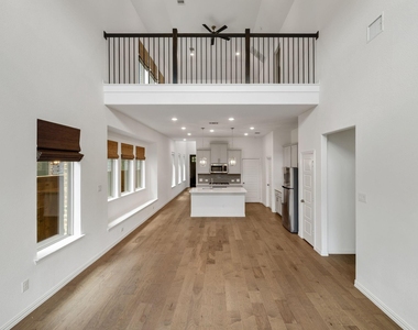 3100 Greenbriar Drive - Photo Thumbnail 16