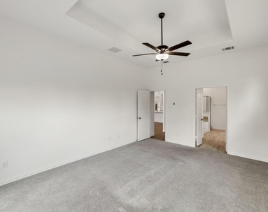 3100 Greenbriar Drive - Photo Thumbnail 18