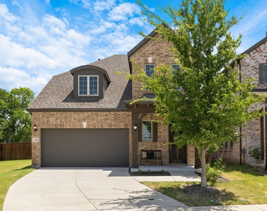 3100 Greenbriar Drive - Photo Thumbnail 1