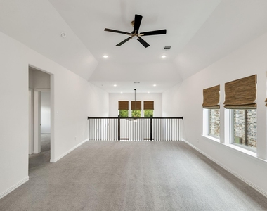 3100 Greenbriar Drive - Photo Thumbnail 24