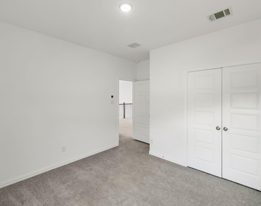 3100 Greenbriar Drive - Photo Thumbnail 27