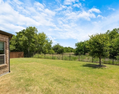 3100 Greenbriar Drive - Photo Thumbnail 35