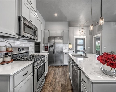 10300 Glover River Drive - Photo Thumbnail 9