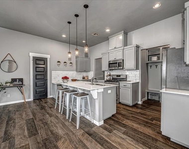 10300 Glover River Drive - Photo Thumbnail 6