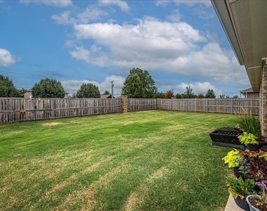 10300 Glover River Drive - Photo Thumbnail 31