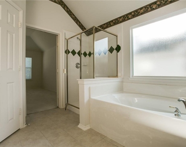 4408 Caledonia Creek Lane - Photo Thumbnail 17