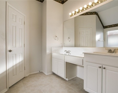 4408 Caledonia Creek Lane - Photo Thumbnail 16